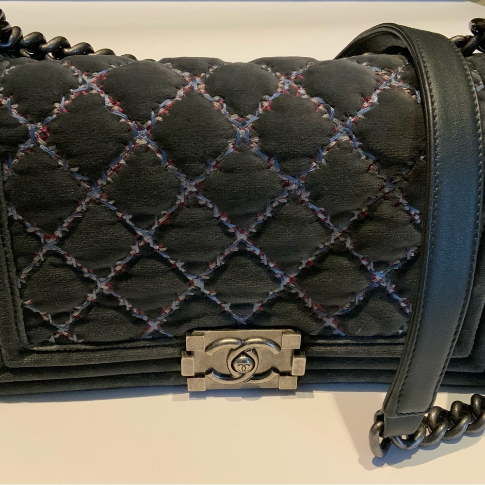 CHANEL BOY BAG SMALL